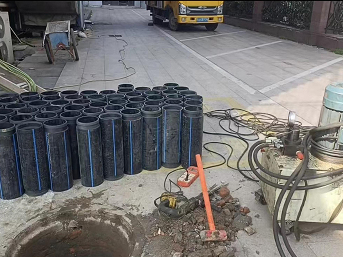 岗侨PE置换管厂家 DN315置换管 非开挖管短管置换